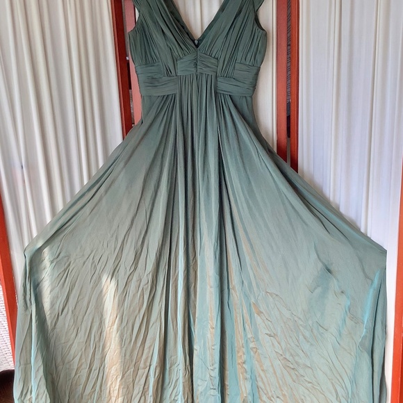 Carmen Marc Valvo 100% Silk Shimmering Green Long Evening Dress Y2K Size 4 - Picture 7 of 15